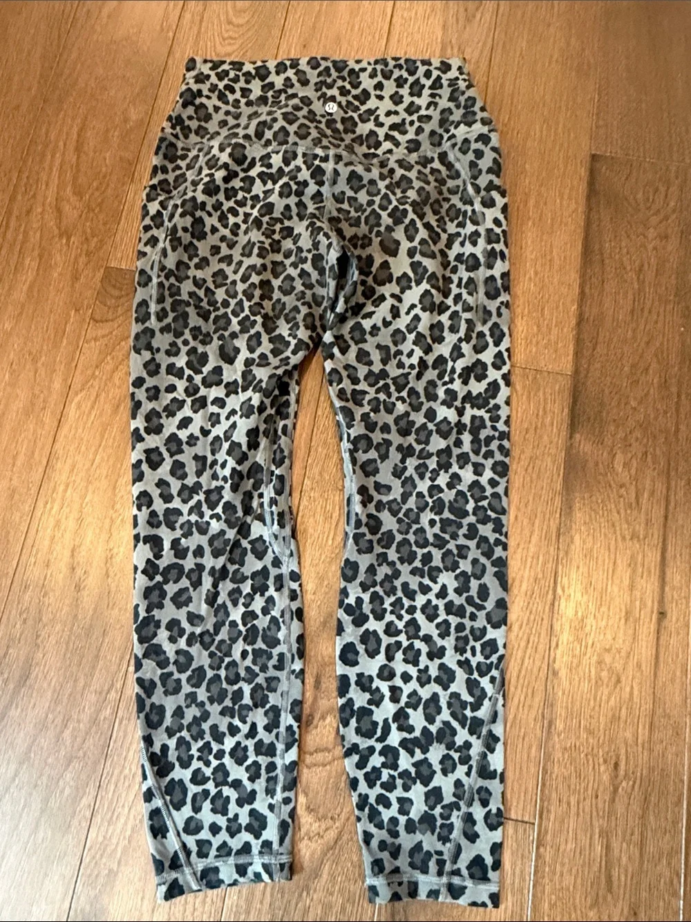 Lululemon InStill High-Rise Tight 25” ThreeD Leopard Gray Size 10 - C71-010